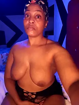 CHLOMA's cam snapshot