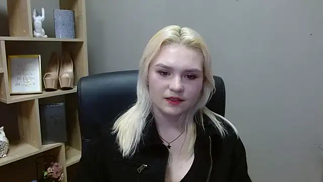 SweetLilyxo live sex cam