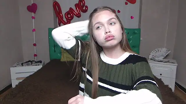 LaraPika live sex cam