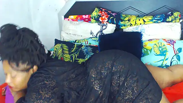 Bulkyyass live sex cam