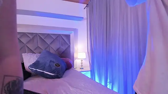 CalmaCaos live sex cam