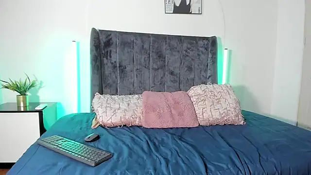 Cloy_Areo live sex cam