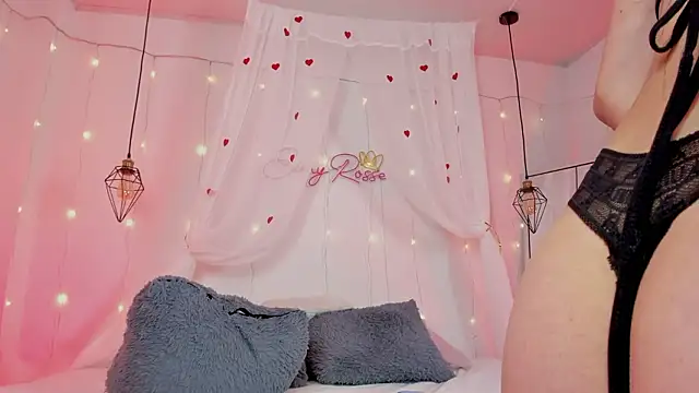 eimi_rosse18's cam snapshot