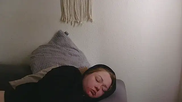 YourPainDealer's cam snapshot