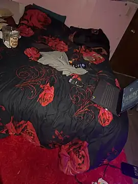 Milfshortcakes's cam snapshot