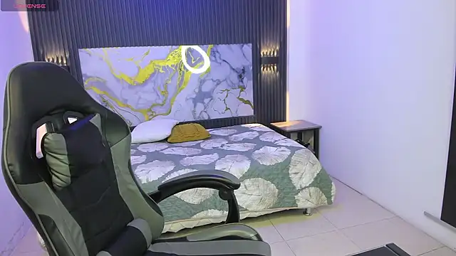 Dark_Desiree18 live sex cam