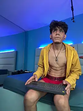 abrilandjulian's cam snapshot