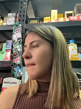 Andrea_19blonde's cam snapshot