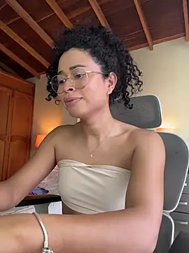 GabriSaenz live sex cam