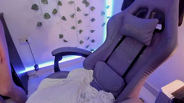 Aaron_Hopper live sex cam