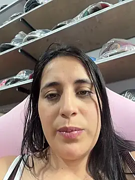 GiaDuque live sex cam