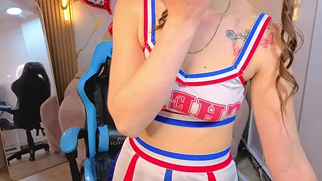 Ariana18_b's cam snapshot