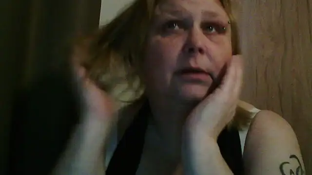 Sylviastar46 live sex cam