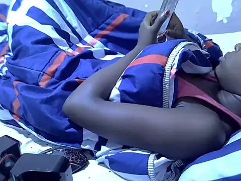 Just_Karu's cam snapshot