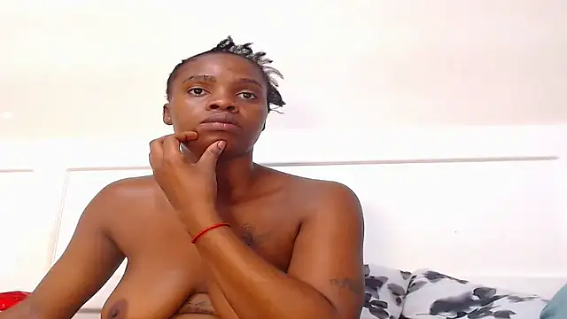 LuciousLips96's cam snapshot