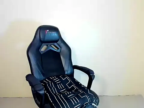 ThanyaCum live sex cam