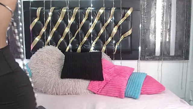 mailyn_gold's cam snapshot