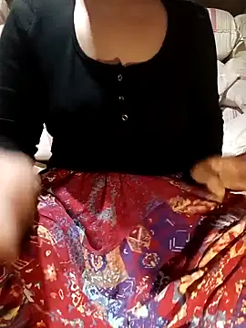 Melekyaraksever2545 live sex cam