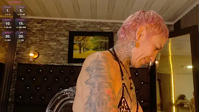 Everlyn_sexx's cam snapshot