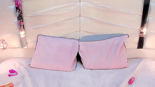 NinaGrace1's cam snapshot