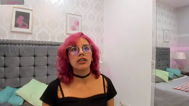 Evelyn_Hele's cam snapshot