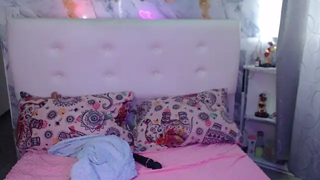 Nicolelewllss's cam snapshot