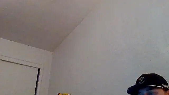 Tallhungandcloudy's cam snapshot