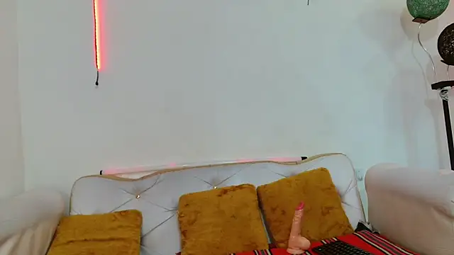 Megan_Blaze01's cam snapshot