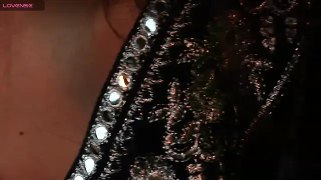 Misha-Malhotra live sex cam