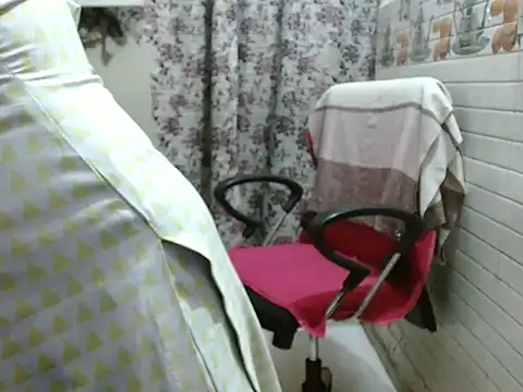 LovingPihu's cam snapshot