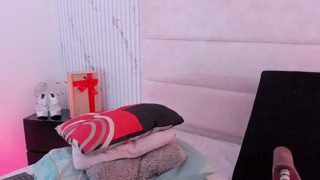 Reginavegaa's cam snapshot