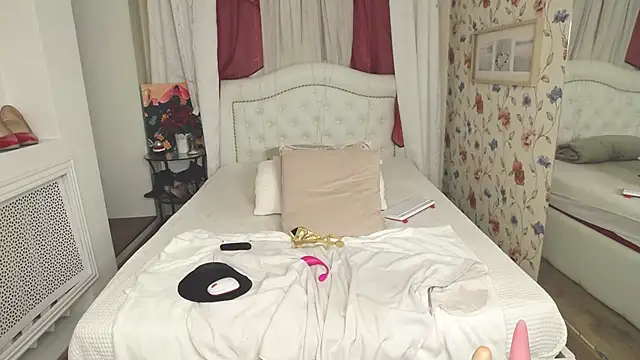 SilviaHart live sex cam