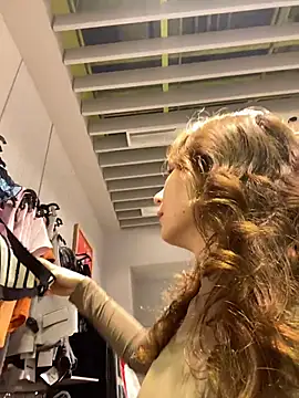 QuitieLia live sex cam