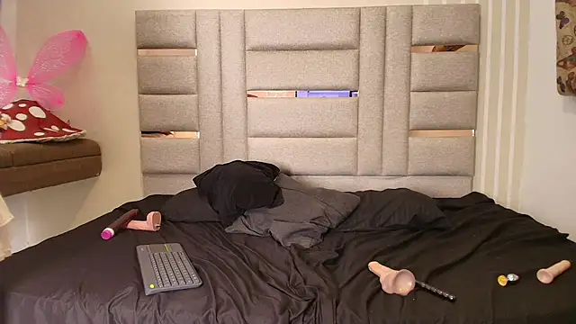 LittlePeach_ live sex cam