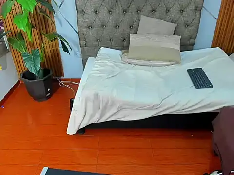 sasha_gracee_'s cam snapshot