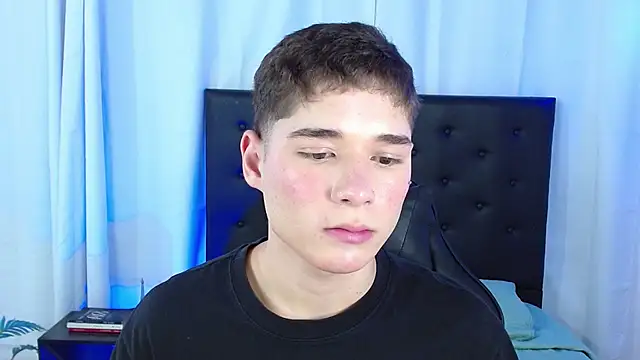 Mattass18 live sex cam