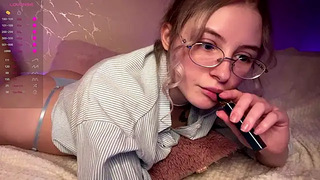 VibeVi's cam snapshot