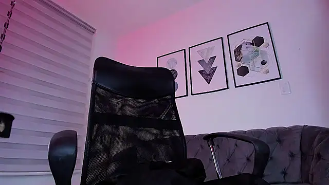 ethan_grace's cam snapshot