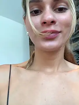 cuteluci_ live sex cam