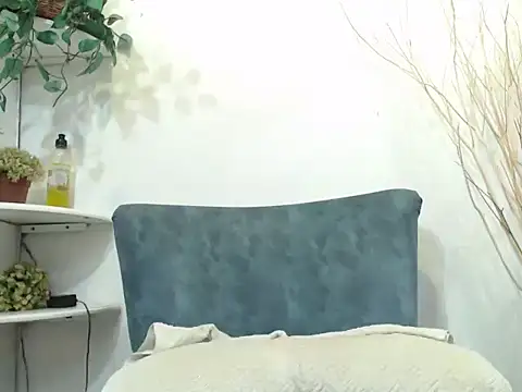 AaronBeer_'s cam snapshot