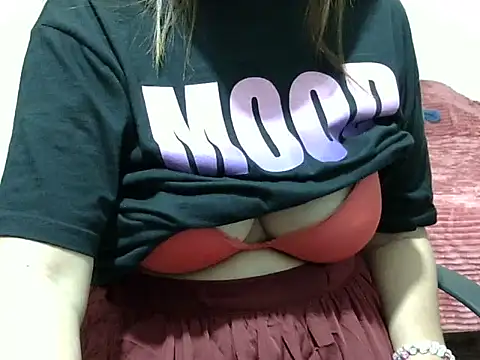 rakhi_1211's cam snapshot