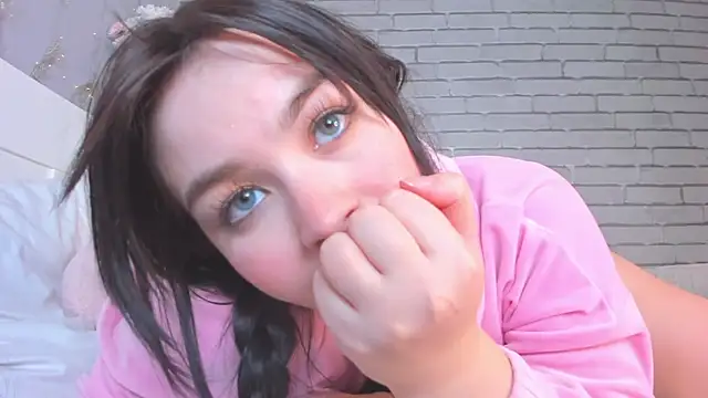 Nataly_forsy's cam snapshot