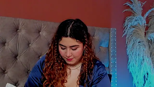 ari_rouse_'s cam snapshot