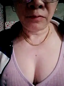 small-house123's cam snapshot