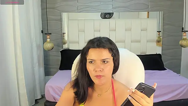 Thaliaa_Lopez's cam snapshot