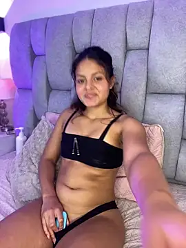 Amatista_desire's cam snapshot