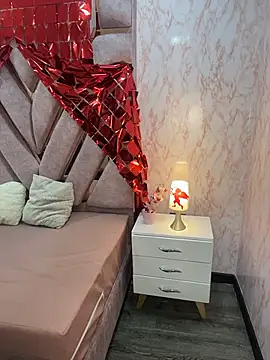 elodie_rouge's cam snapshot