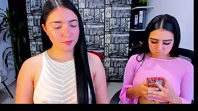 Isa_And_Natasha live sex cam