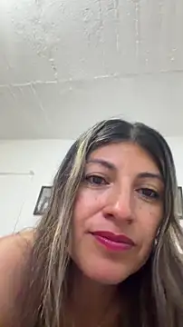 LunaBeya live sex cam