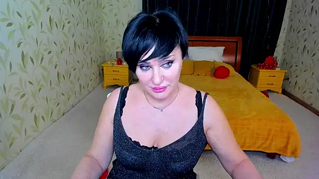 KiraTempt live sex cam